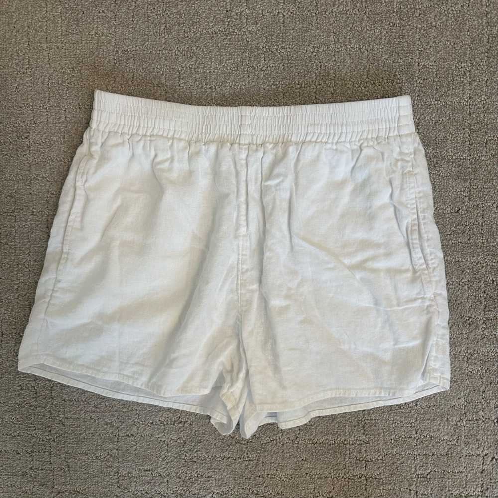Aritzia Wilfred White Linen Shorts